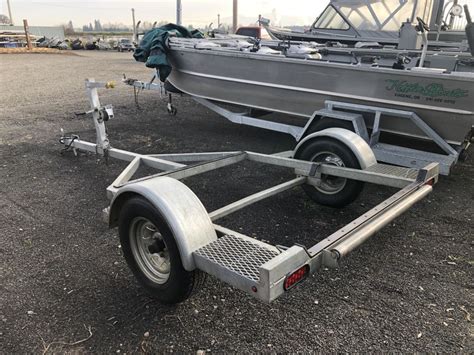 2 new Sawyer Polecat oars, 2 oldie spares. . Baker drift boat trailers for sale